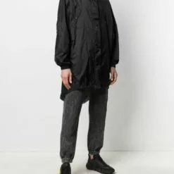 MCQ Lightweight Hooded Raincoat In 1000 DARKEST BLACK - Trench & Raincoats 9 MCQ Lightweight Hooded Raincoat In 1000 DARKEST BLACK - Trench & Raincoats -MCQ store online 16500969 32088297 600